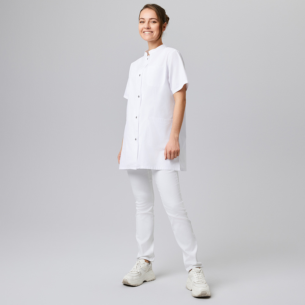 Element 3 of 6 (image) – Women's short coat