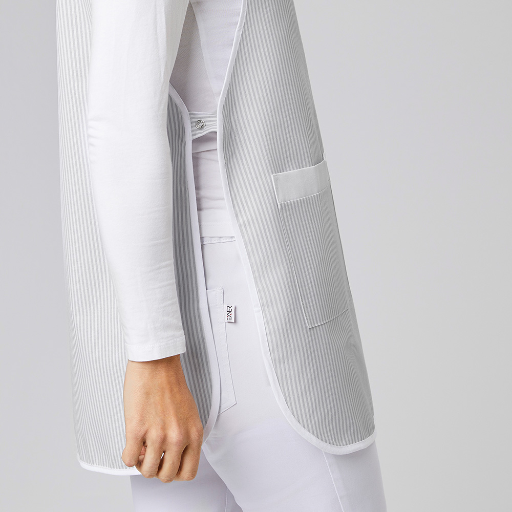 Element 2 of 8 (image) – Wrap-around apron